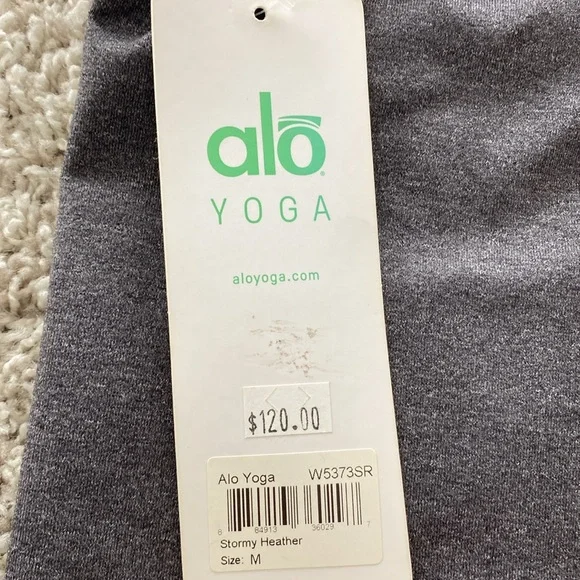 ALO Yoga Airbrush Capri Leggings In heather grey. BNWT. Size M - Picture 3 of 5